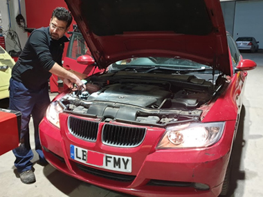 BMW 320d has halogen beam headlights re-aligned